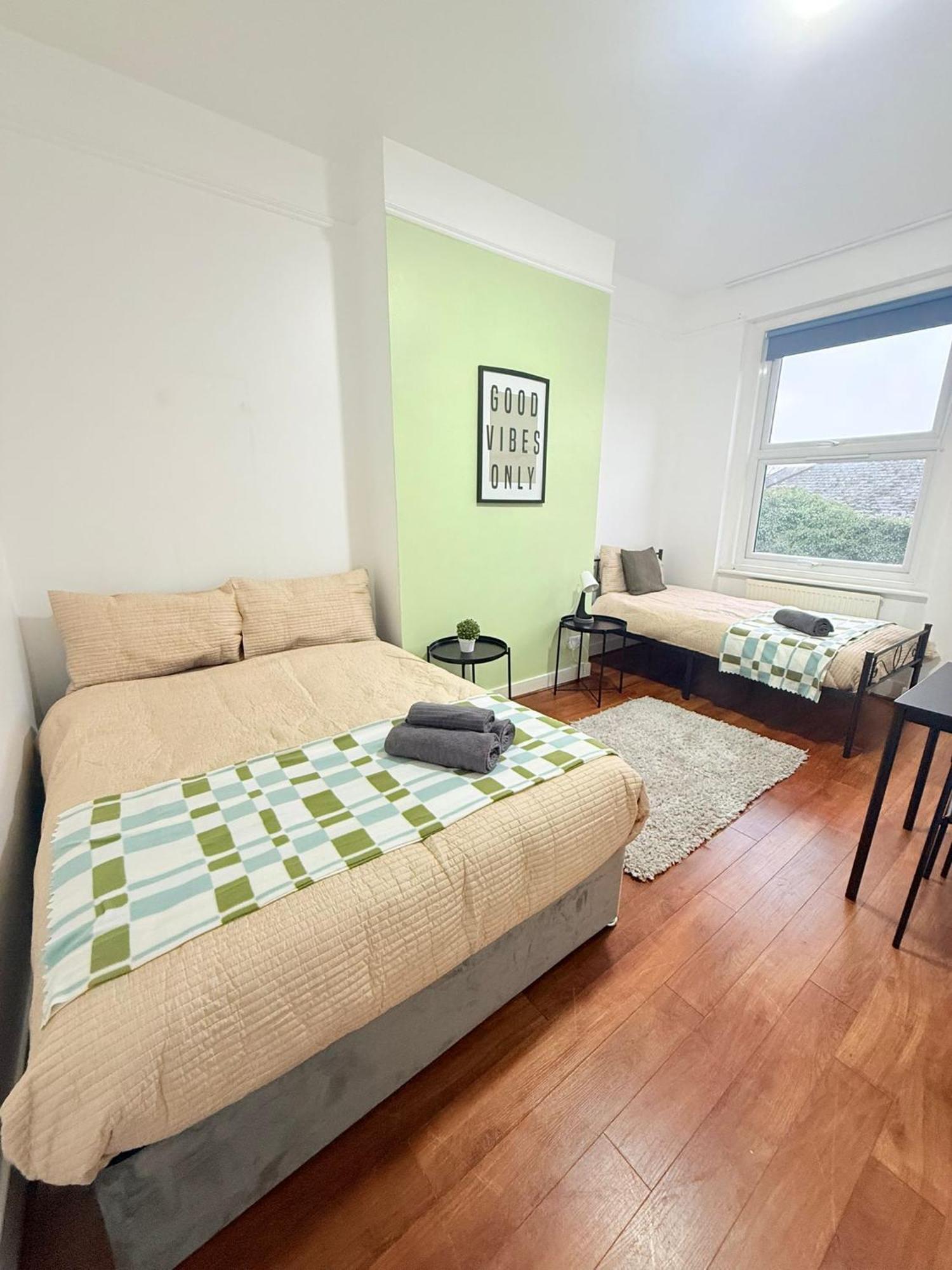 Cricklewood Broadway Guest Home London Exterior photo